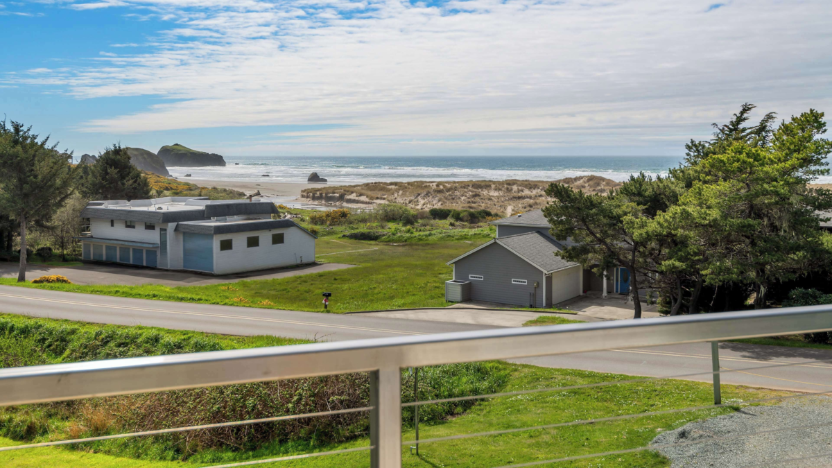 Ocean view from Best Western Inn at Face Rock in Bandon Oregon overlooking the beach and Pacific coastline