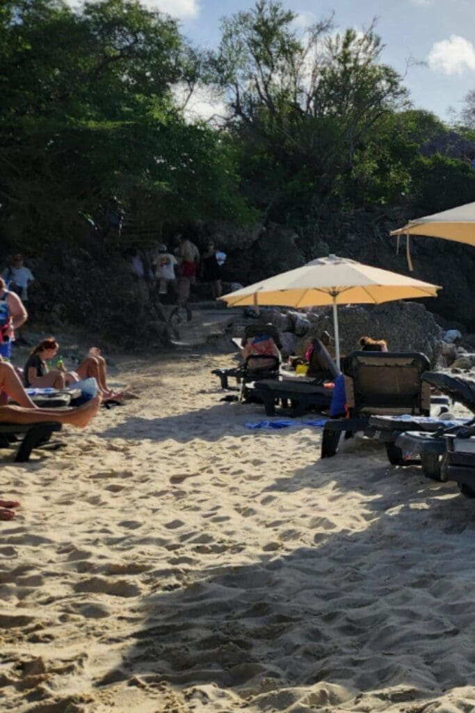 Steps and Access at Grote Knip Beach Curaçao - Dohrn Travels Steps leading from Grote Knip Beach to the parking area in Curaçao